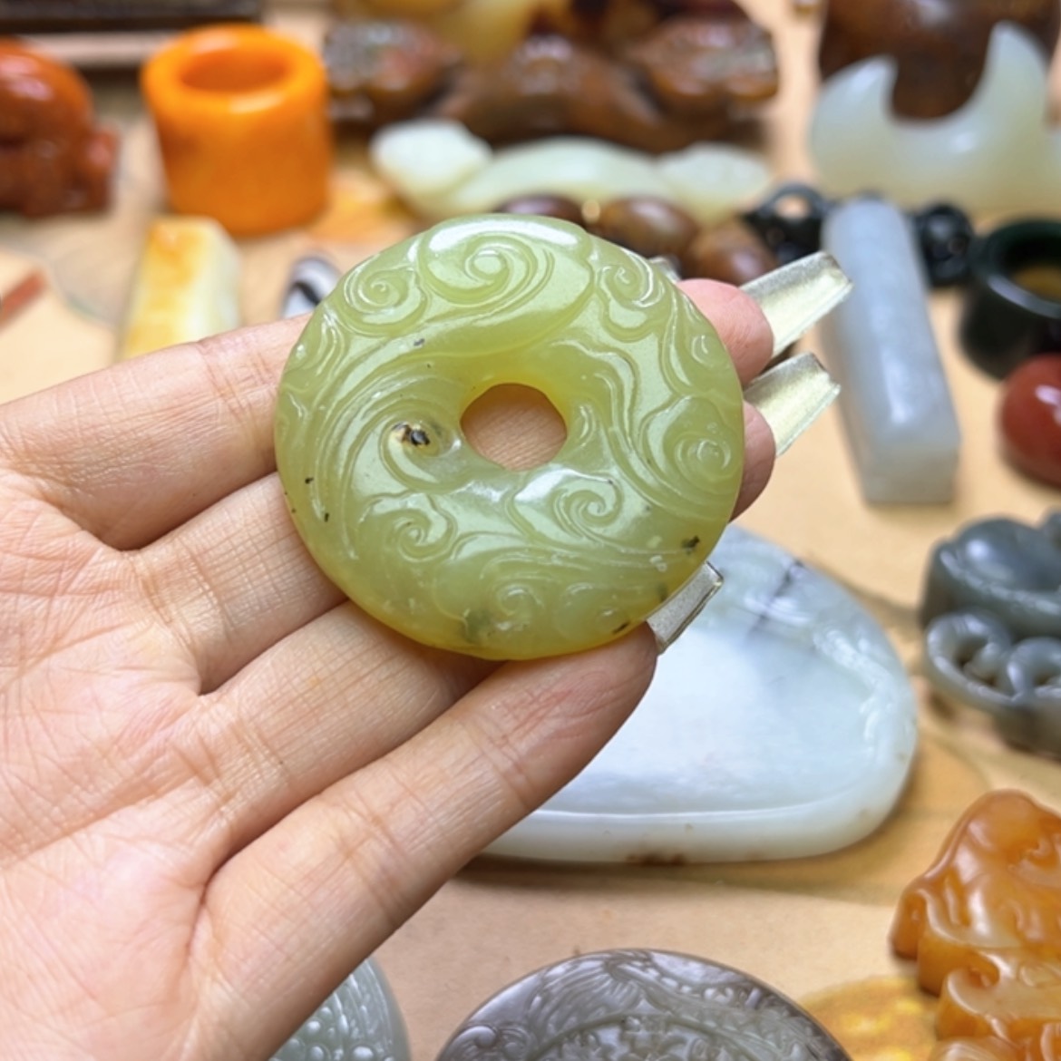 【闪购商品】蛇纹石玉颈饰未镶嵌