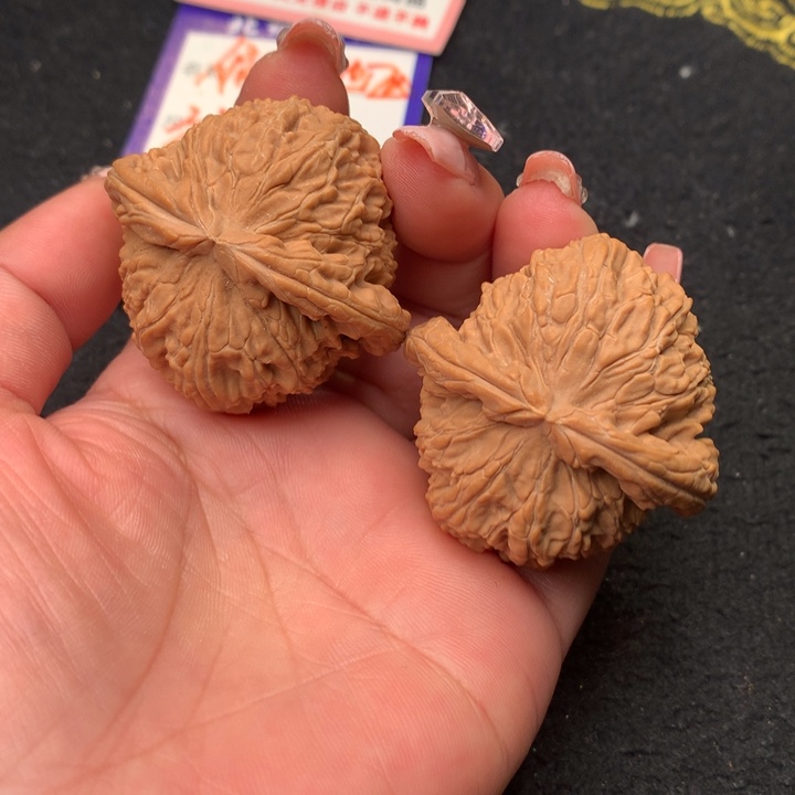 文玩核桃吊坠70号44白狮子