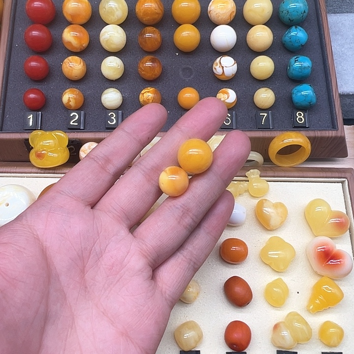 琥珀未镶嵌裸石鸡油黄单珠