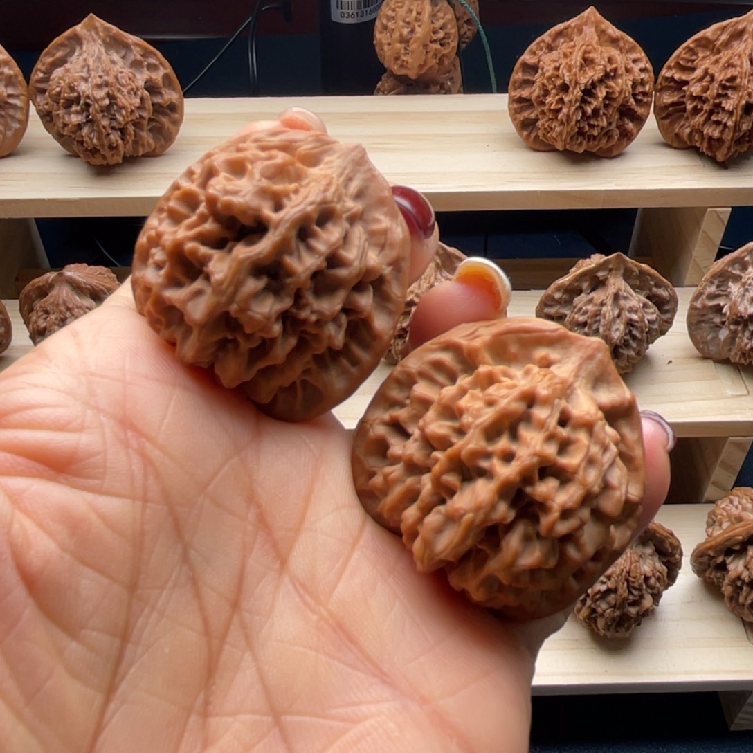 云***豪吊坠文玩核桃秦岭核桃