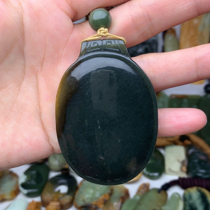 岫岩河磨玉（透闪石质玉）挂件未镶嵌大*散