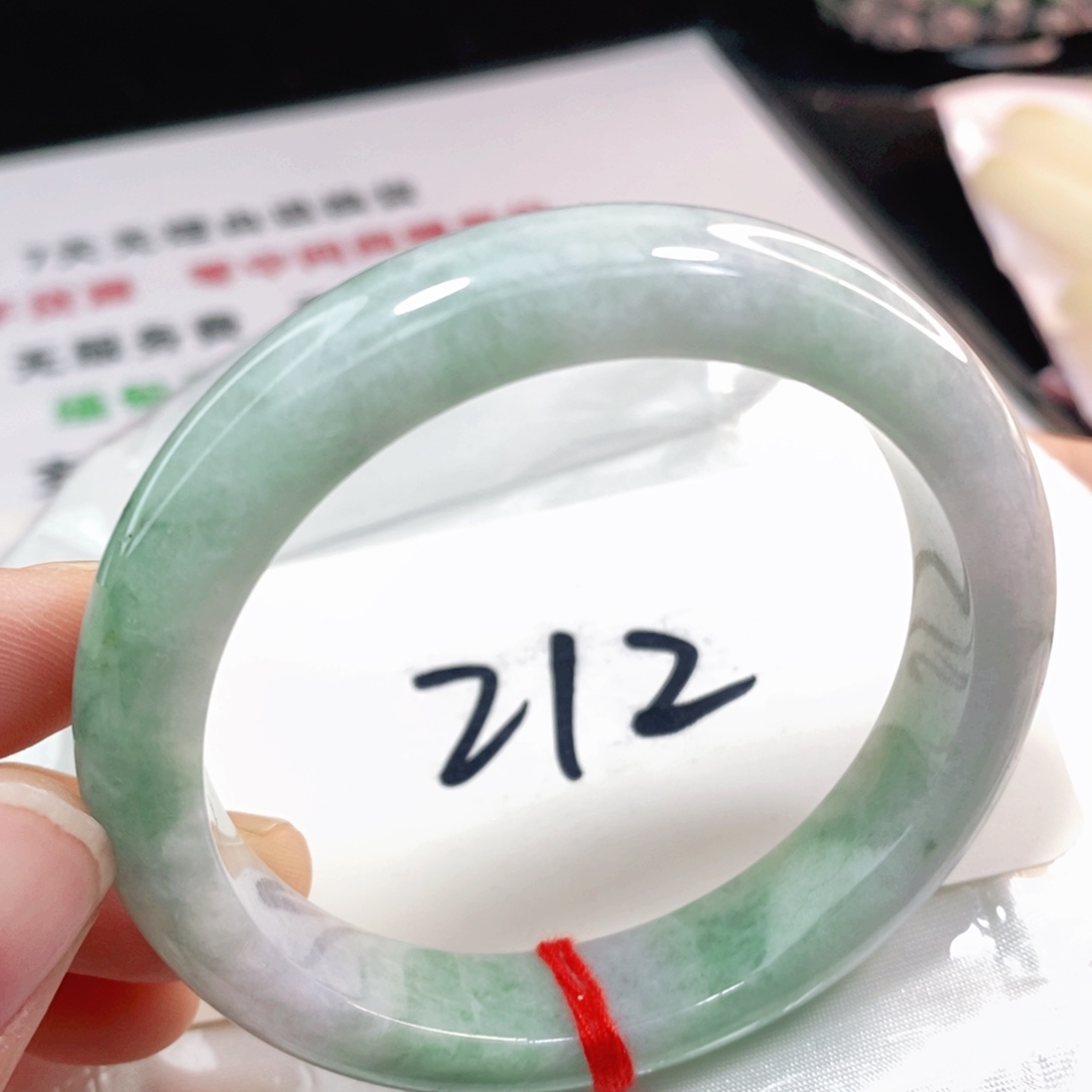 翡翠手镯未镶嵌57圈口
