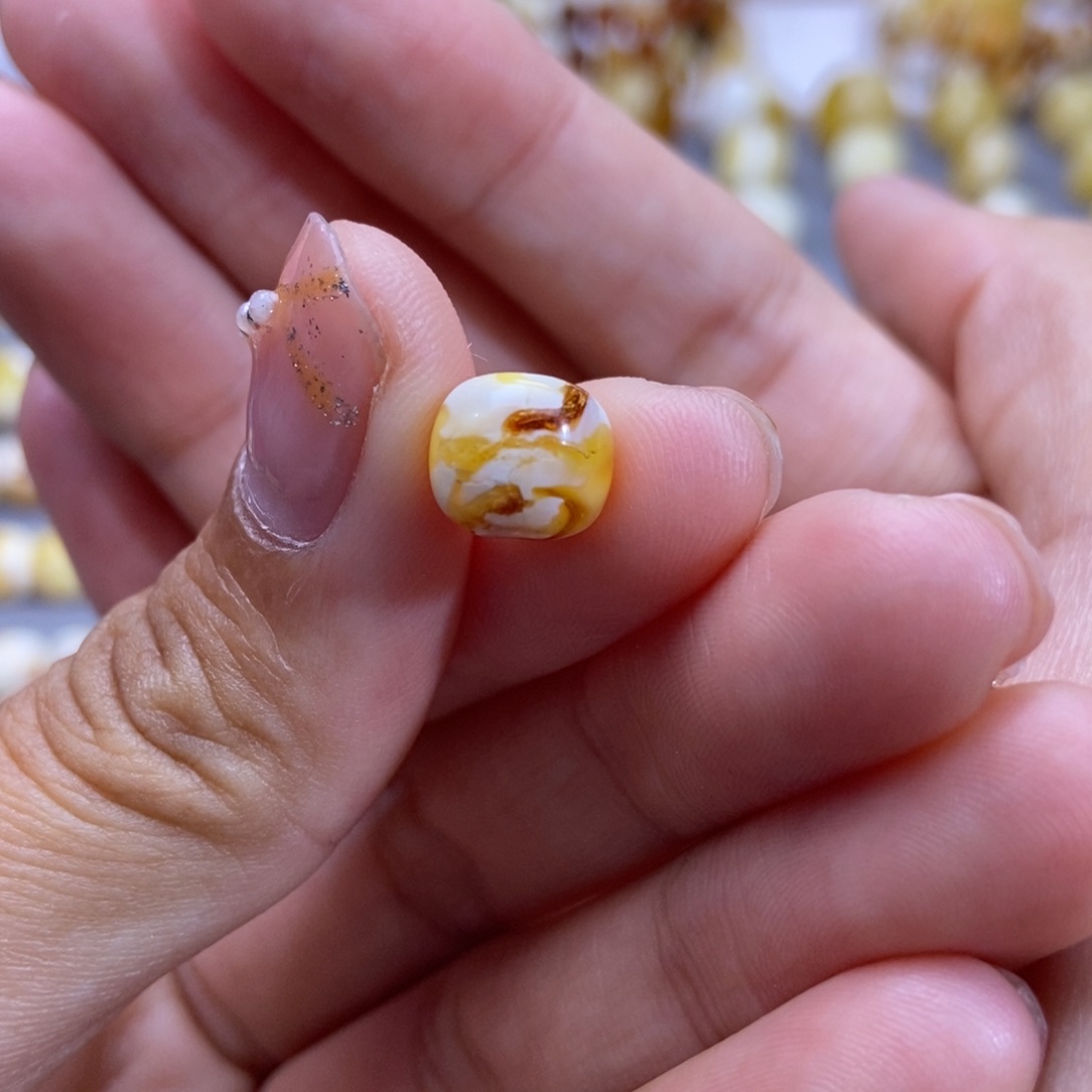 琥珀珠宝奇石未镶嵌2*s