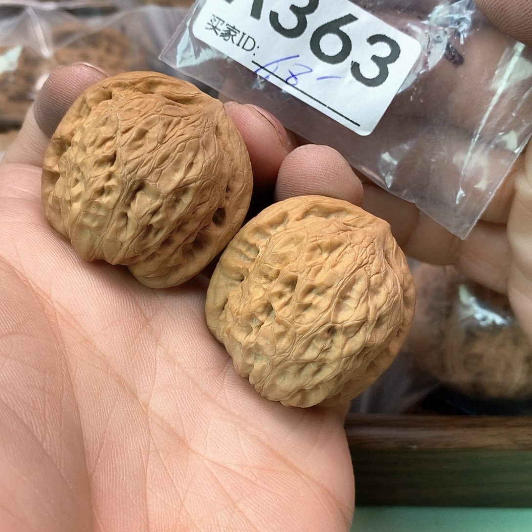 桃核吊坠星**记一抹红2代。        