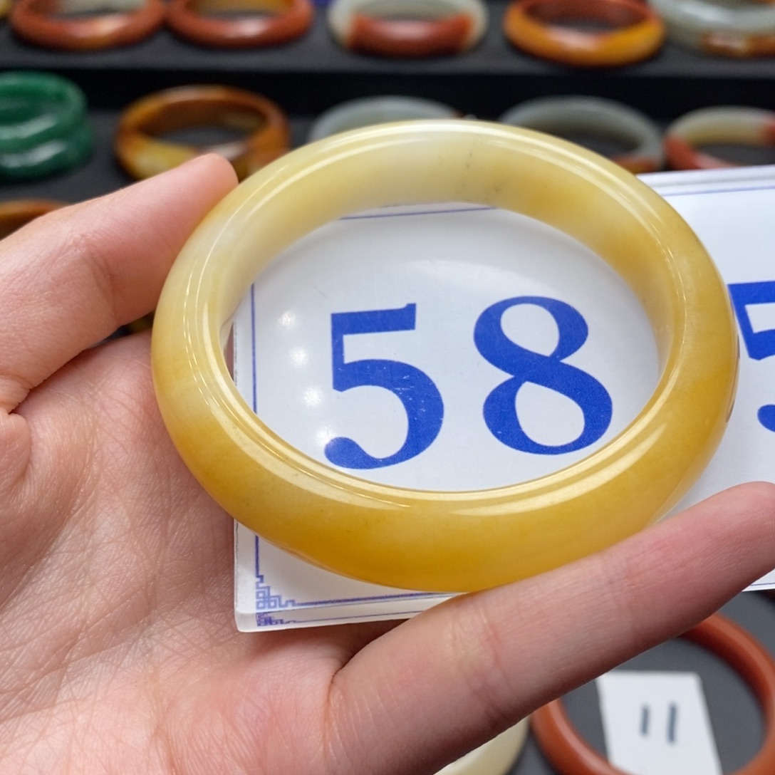 石英质玉（黄龙玉）手镯未镶嵌