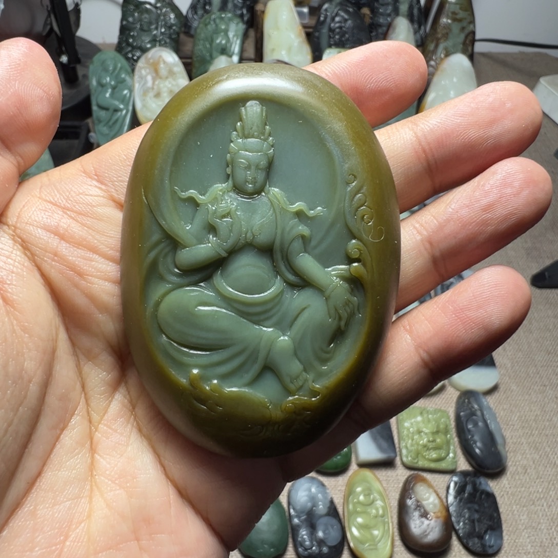 和田玉未镶嵌挂件观音