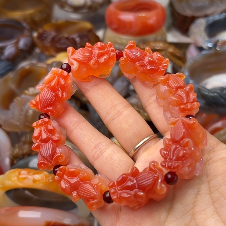 玛瑙/玉髓手镯未镶嵌荷**娟500一个