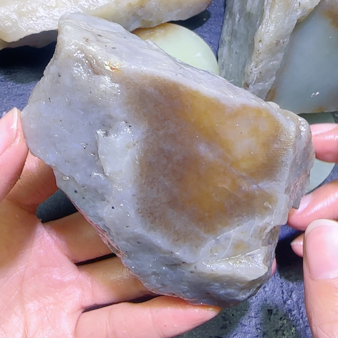 和田玉未镶嵌珠宝半成品