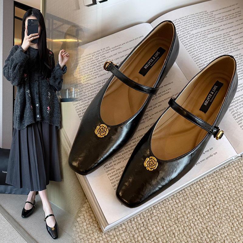 加宽加肥520-9方头玛丽珍鞋女港风浅口粗跟法式复古坡跟大码女鞋