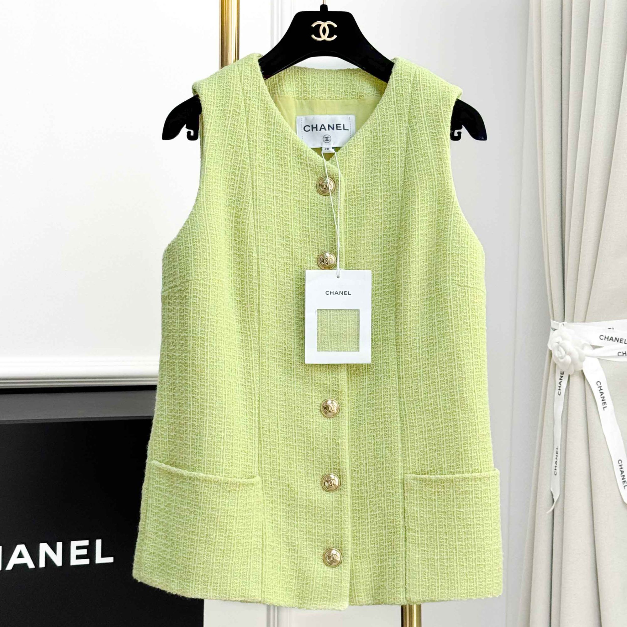 99新 Chanel/香奈儿 38码 牛油果绿 无袖 编织 马甲