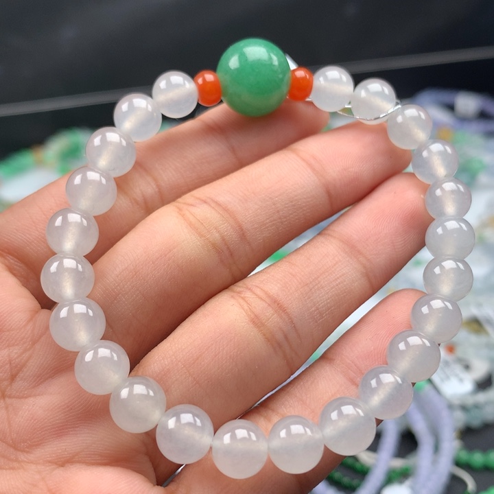翡翠手镯未镶嵌卡