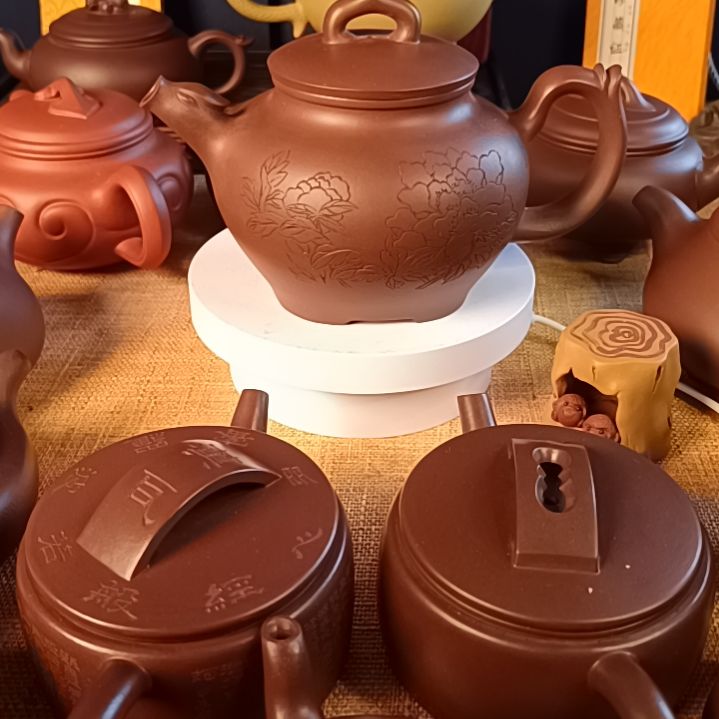 紫砂茶壶华*精工半手，原矿紫砂泥料。