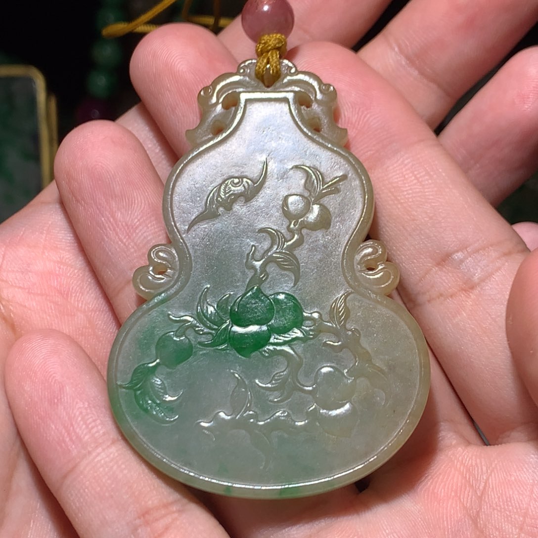 翡翠挂件未镶嵌小*