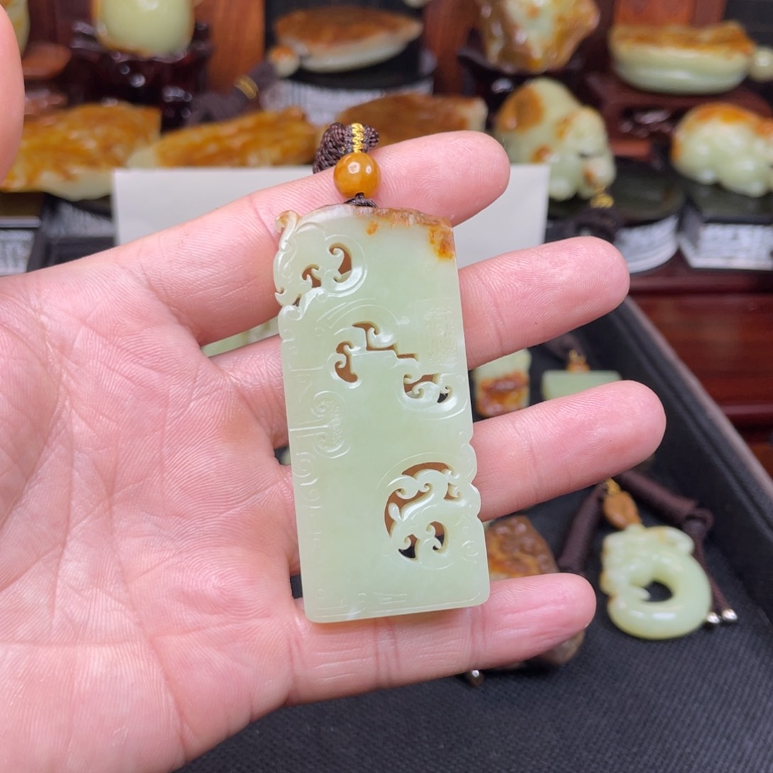 岫岩河磨玉（透闪石质玉）吊坠(不含链)未镶嵌叶*风