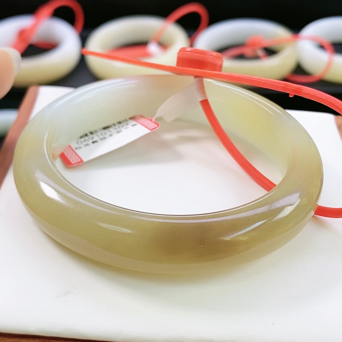 和田玉未镶嵌手镯52