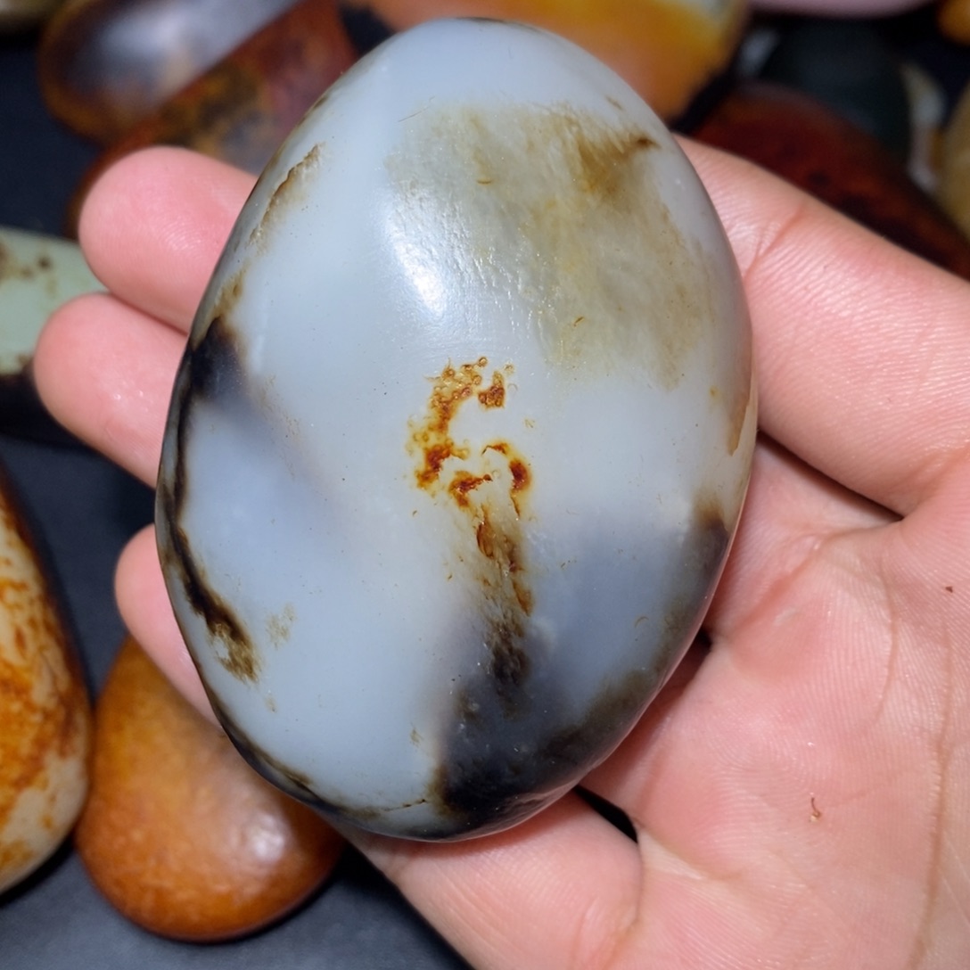 和田玉未镶嵌珠宝奇石