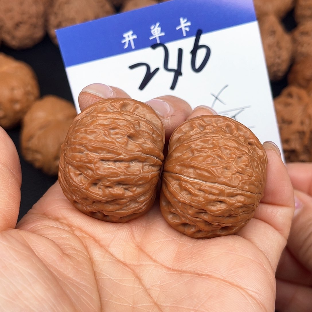 文玩核桃吊坠铁锤35尺。  2316