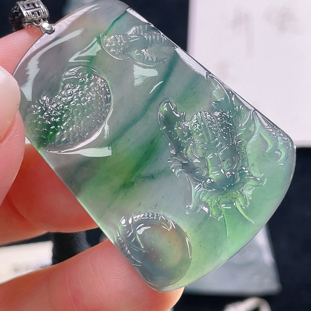 颈饰18K金镶嵌翡翠6，