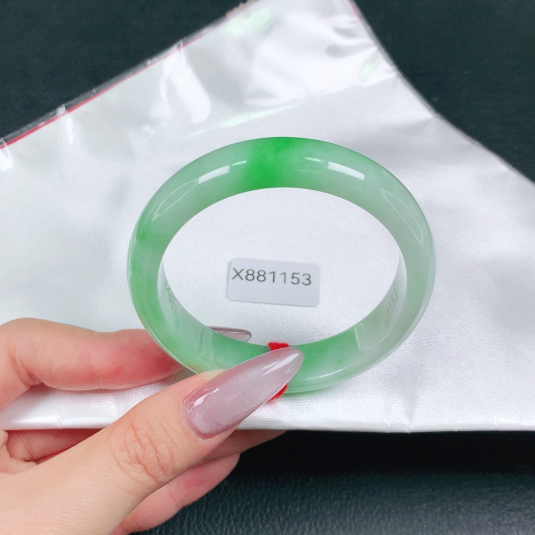 翡翠未镶嵌手镯天然翡翠手镯04