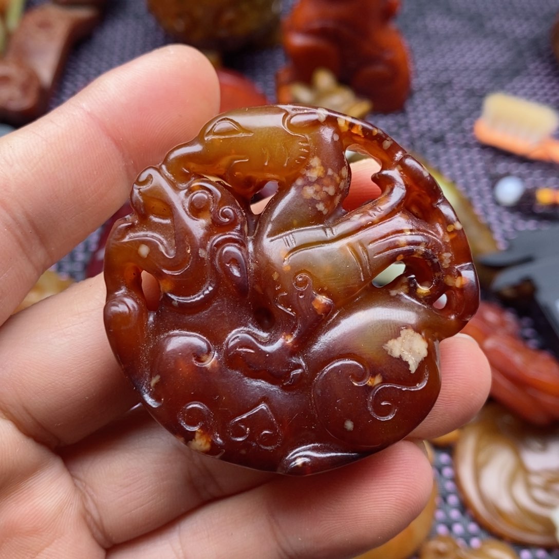 蛇纹石玉颈饰未镶嵌