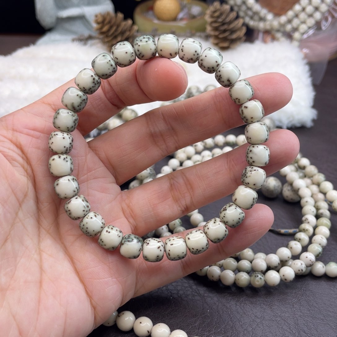 星月菩提手串8×7河豚留白