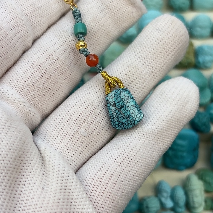 绿松石未镶嵌挂件