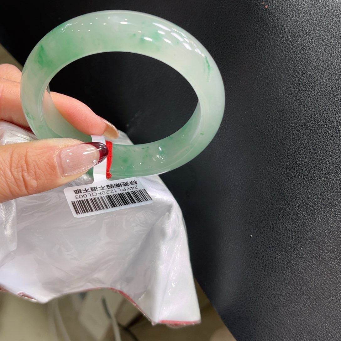 石英质玉手镯未镶嵌刘*皖➕小玥56