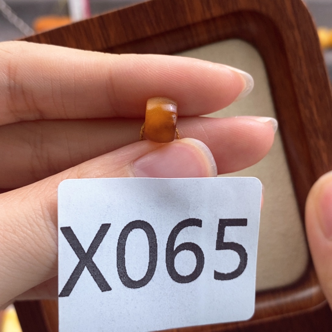 蜜蜡珠宝奇石未镶嵌