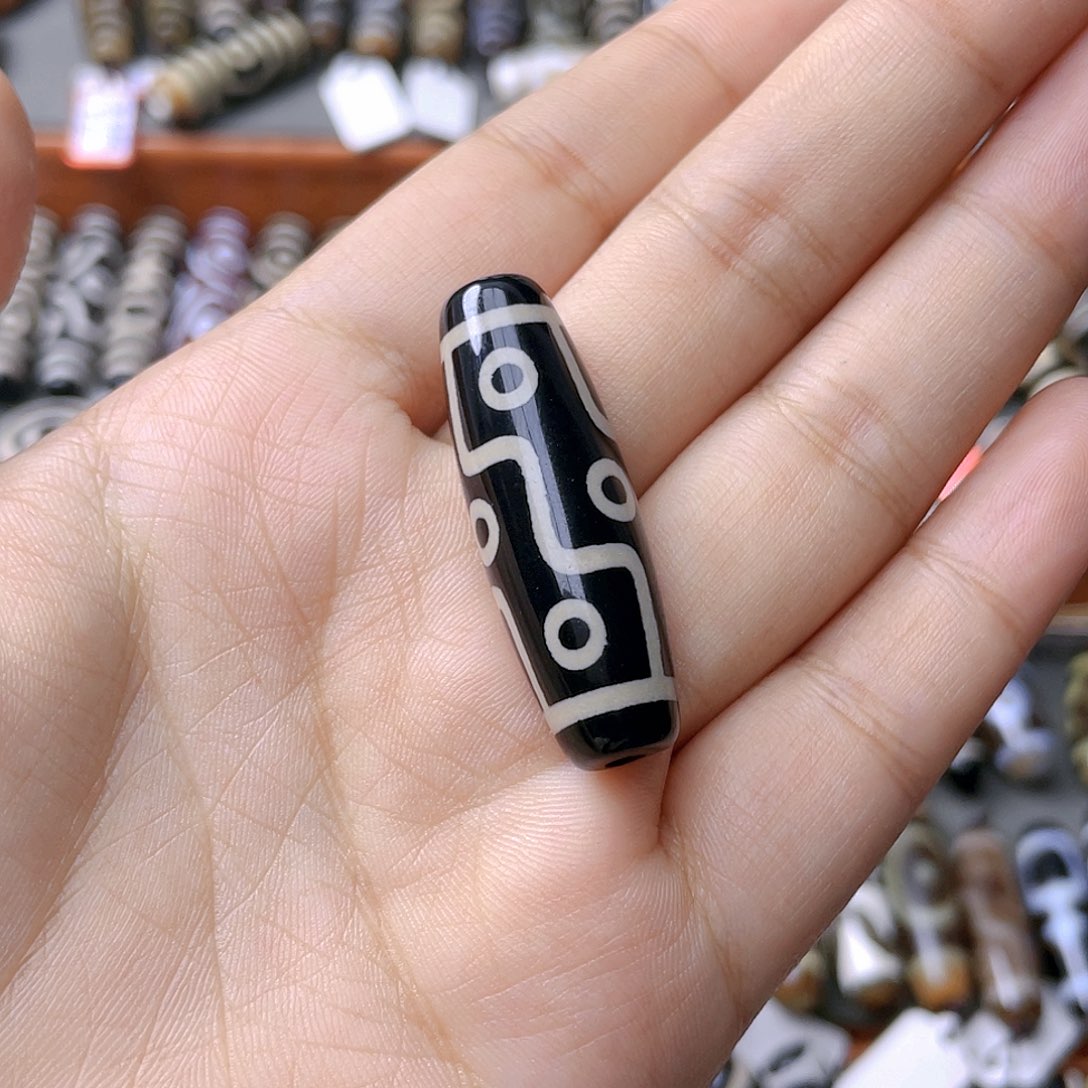 王***微玛瑙/玉髓未镶嵌颈饰