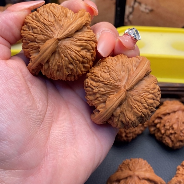 文玩核桃把件079球白45