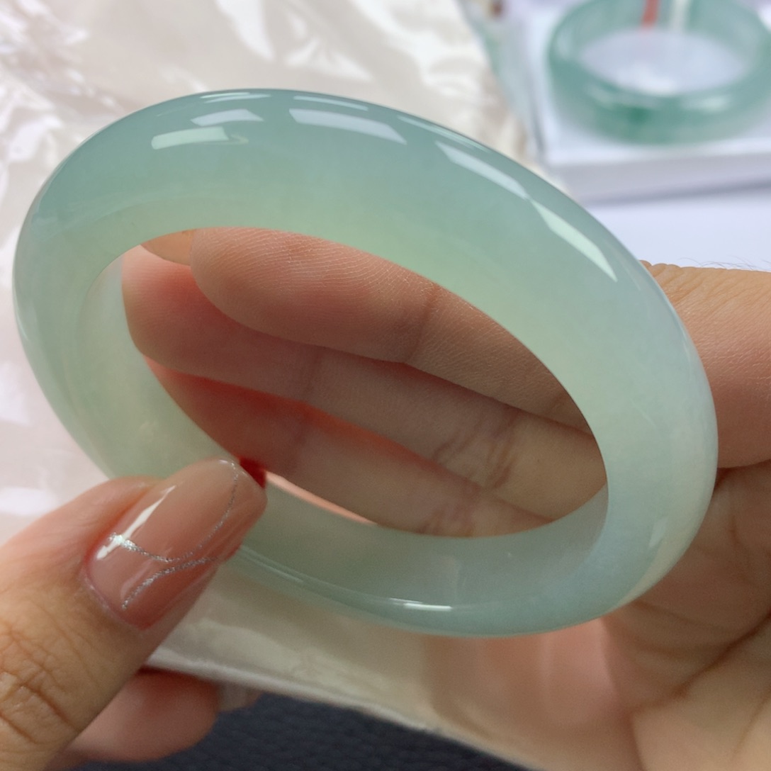 翡翠手镯未镶嵌缅甸天然翡翠手镯55.6正