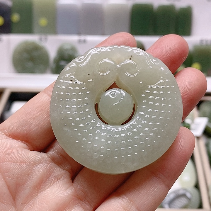 和田玉颈饰未镶嵌