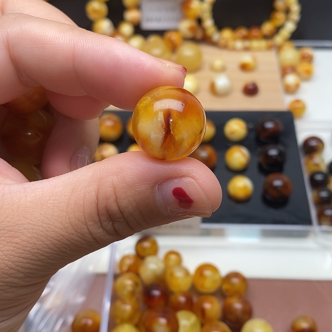 唠***了未镶嵌琥珀裸石蜜蜡