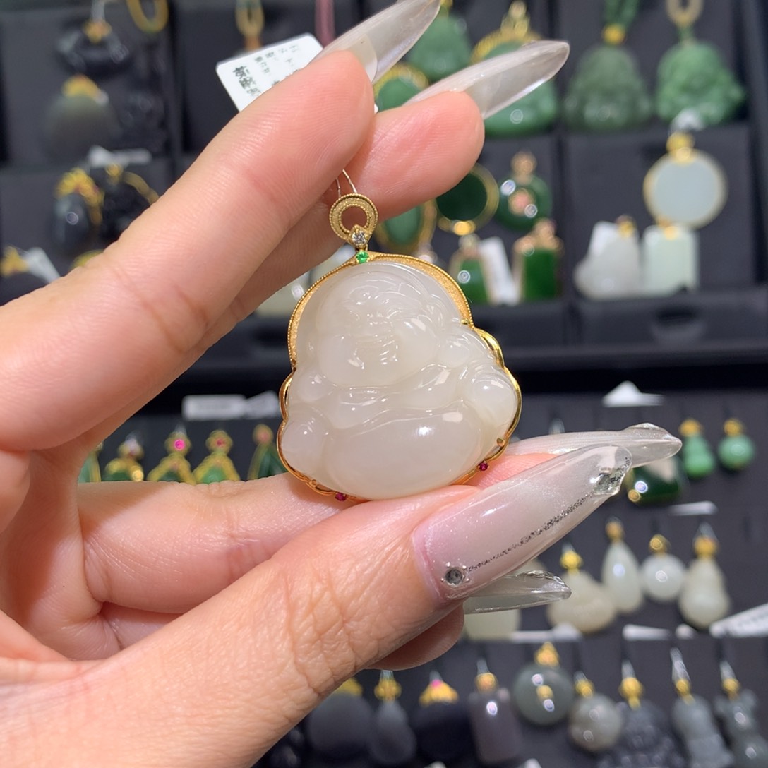 和田玉18K金镶嵌吊坠?****?