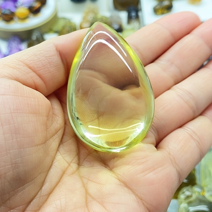 水晶未镶嵌颈饰水滴