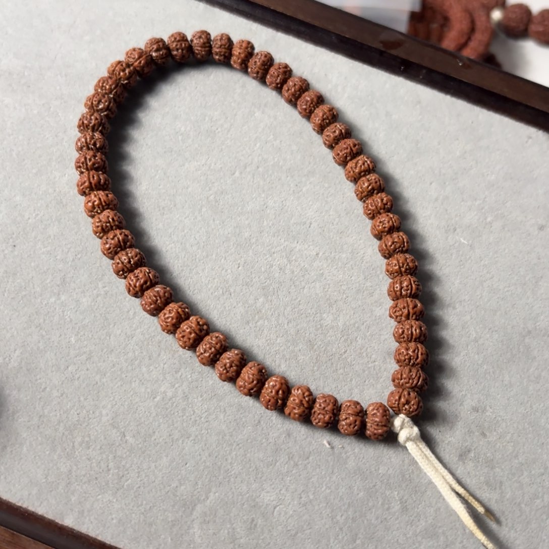 金刚菩提吊坠我*老树王手持