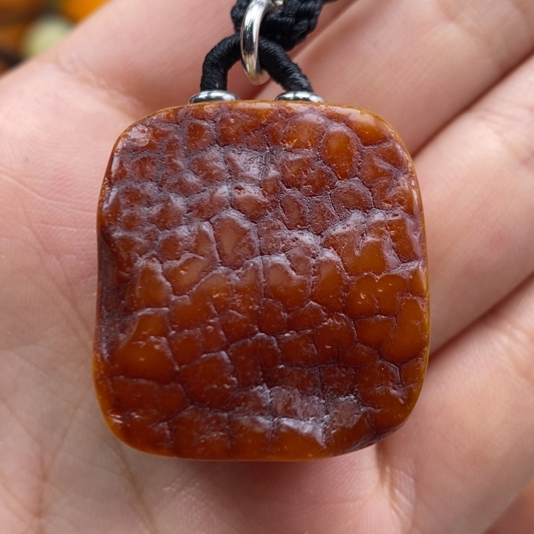 琥珀吊坠(赠链)未镶嵌