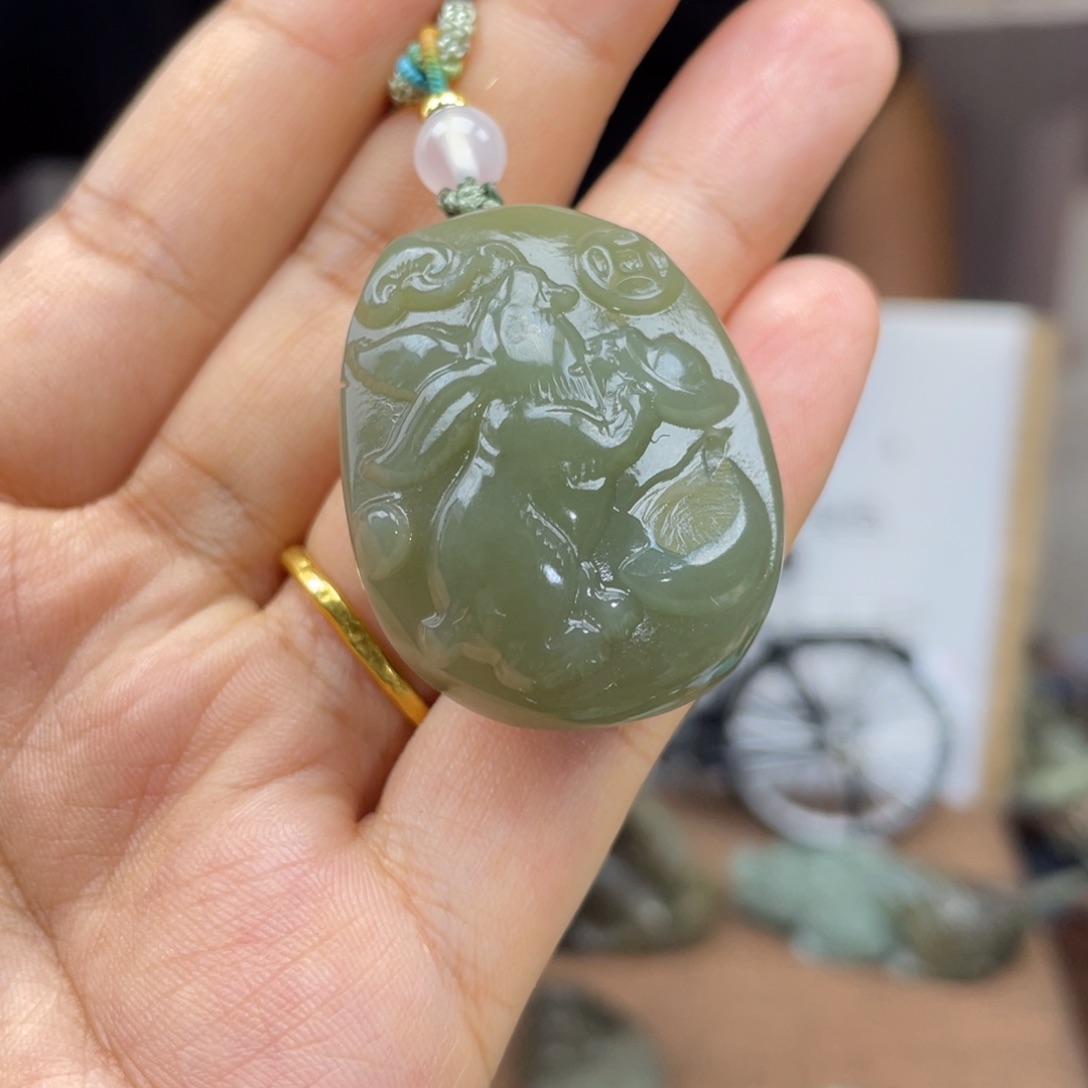 和田玉未镶嵌颈饰