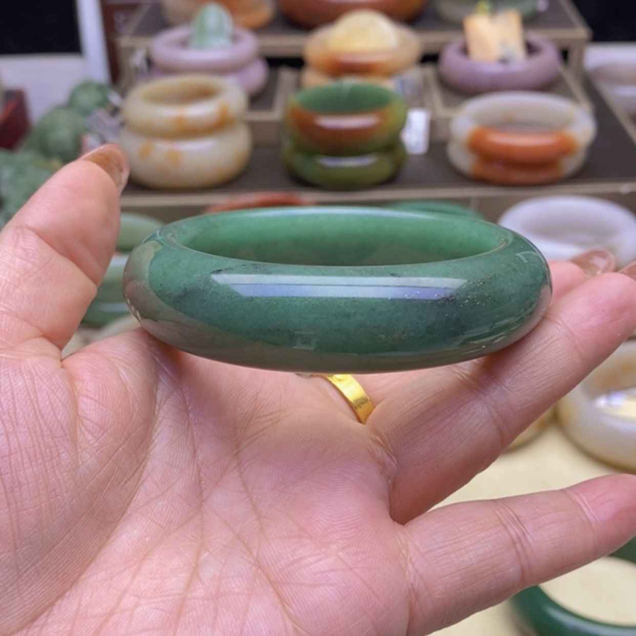 【闪购商品】石英质玉手镯未镶嵌L****Y