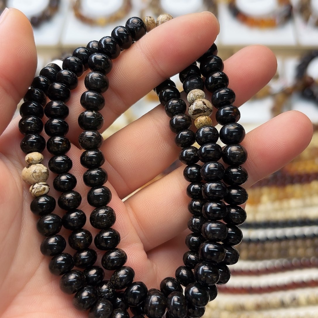 琥珀未镶嵌裸石七91491