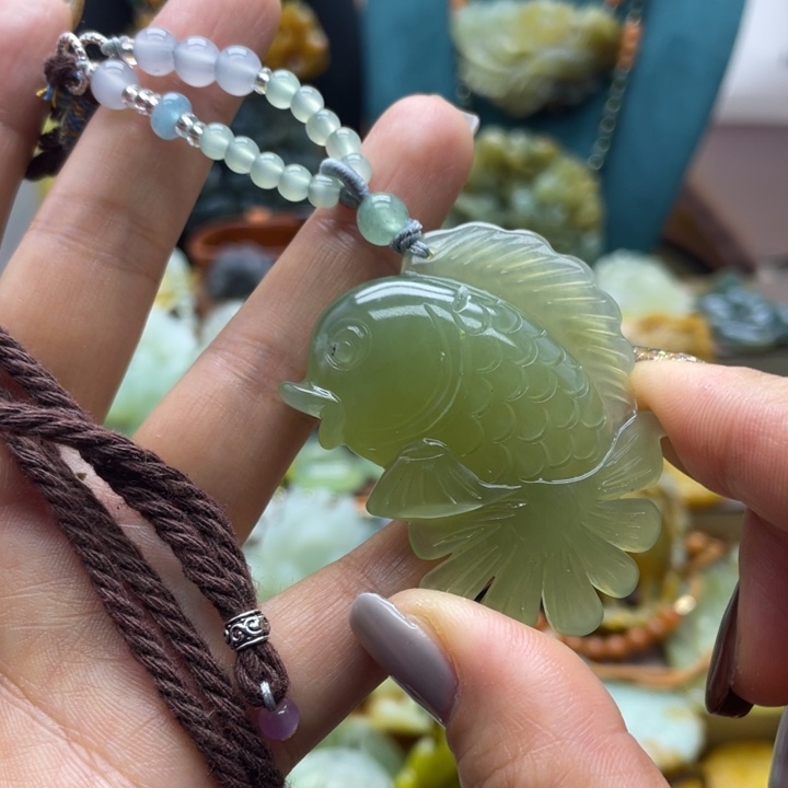 蛇纹石玉合金颈饰