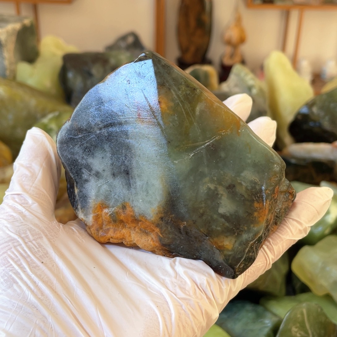 蛇纹石玉未镶嵌中国四大名玉简易