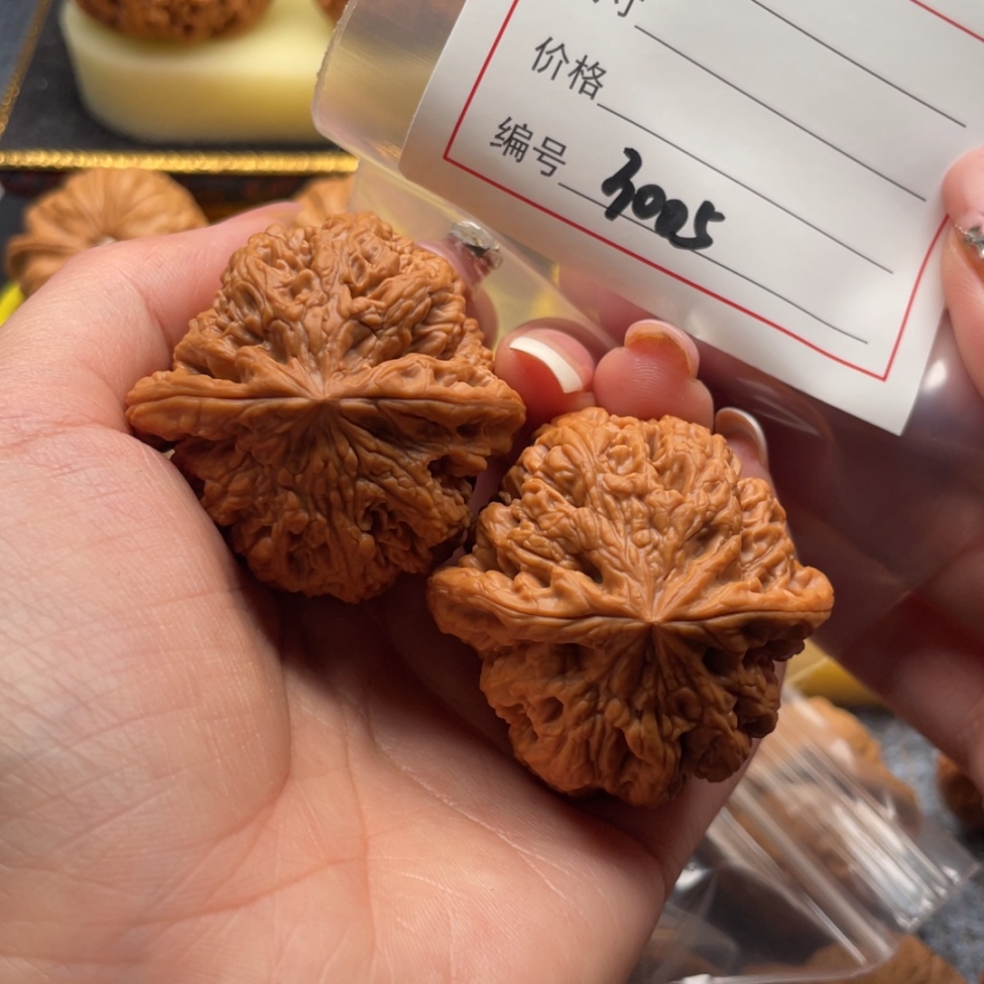 吊坠文玩核桃3005号43粗筋