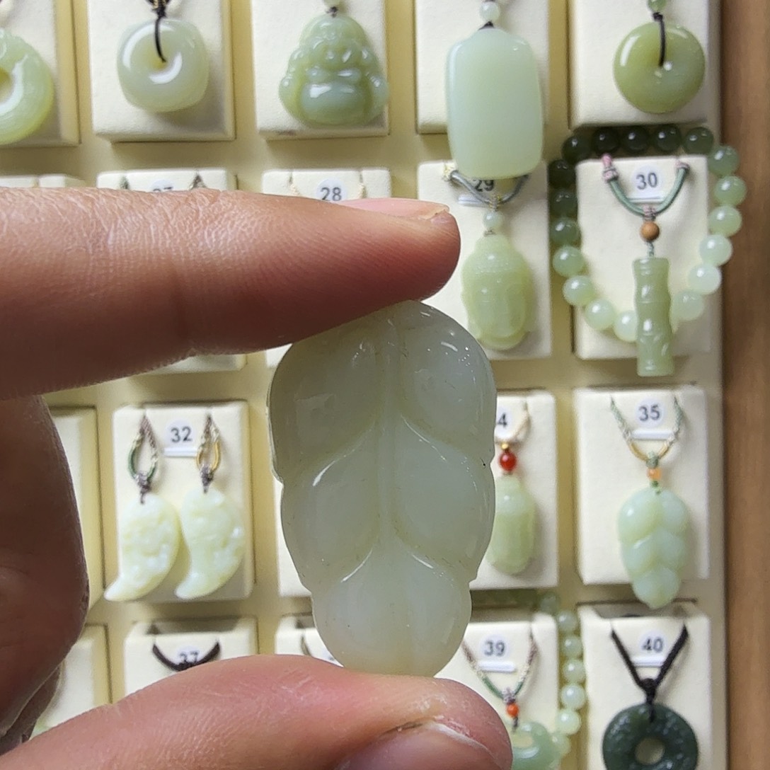 和田玉未镶嵌颈饰