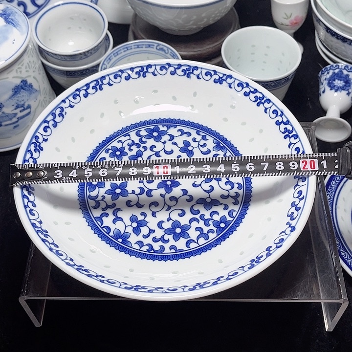 碗青花玲珑八寸紫荆花盘