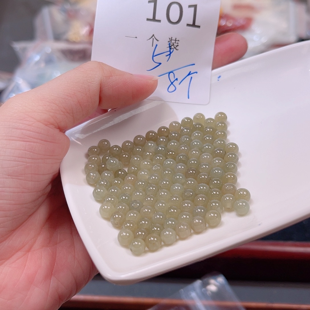 未镶嵌水晶珠宝半成品101 。   