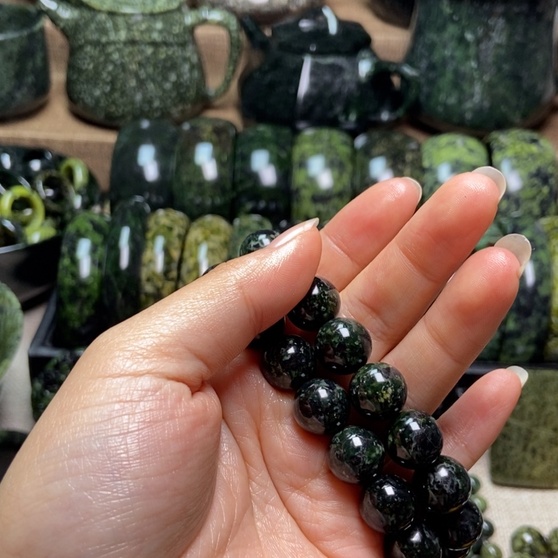 容***恩蛇纹石玉未镶嵌药王石手牌