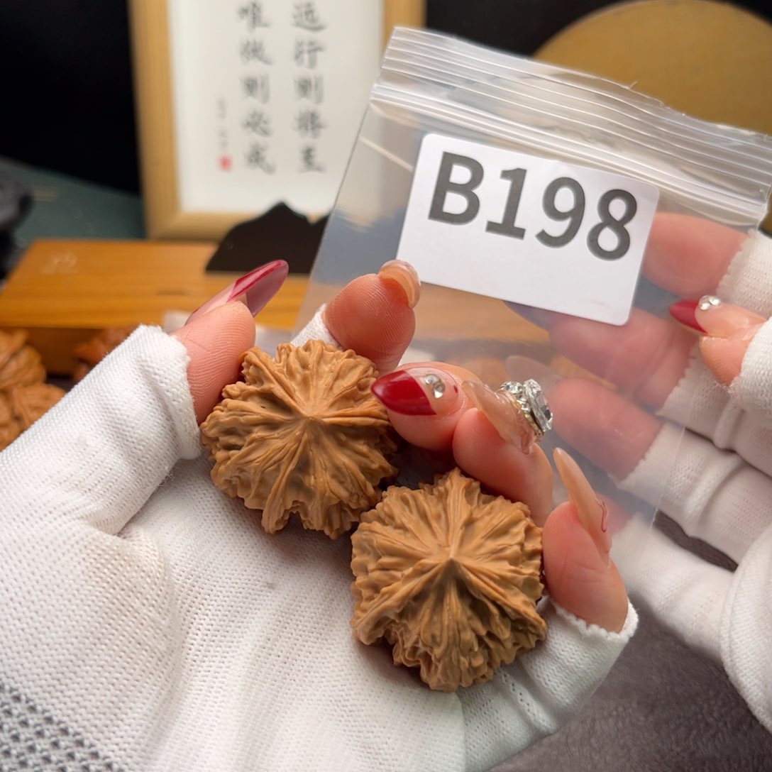 文玩核桃把件逝***春37岐山三棱b 198
