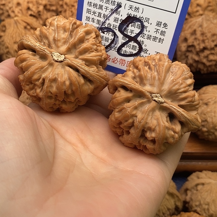 吊坠桃核粗筋狮子头47