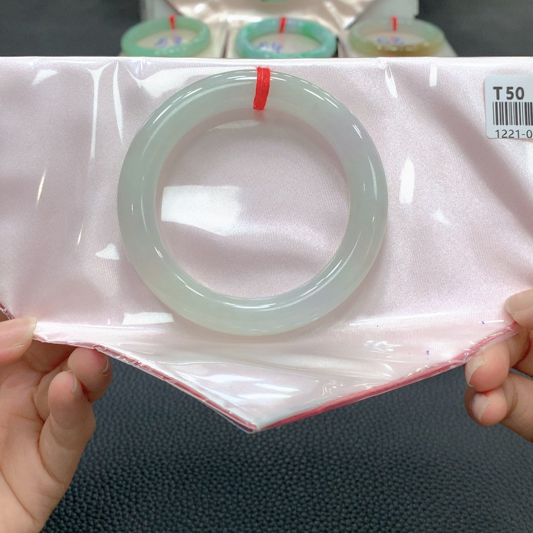 翡翠未镶嵌手镯9号